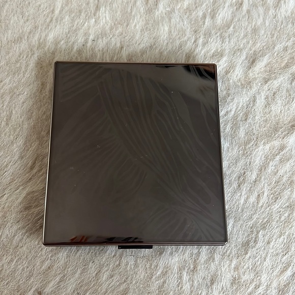 Laura Mercier Highlighter Palette - Picture 3 of 4